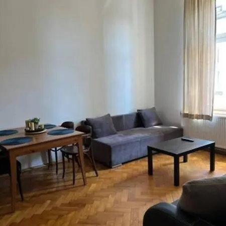 Plac Szczepanski / Old Town Appartement *