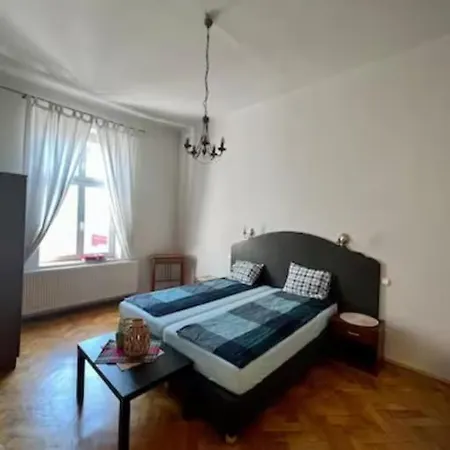 Lägenhet Plac Szczepanski / Old Town Kraków