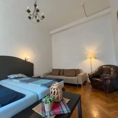 Plac Szczepanski / Old Town Apartamento