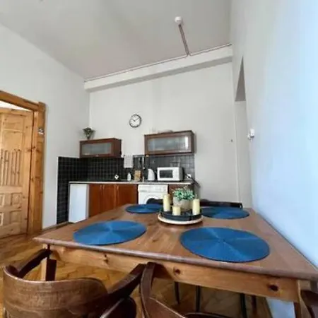 Plac Szczepanski / Old Town Apartamento *
