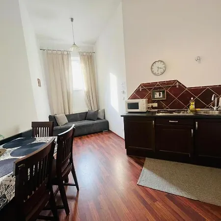 Plac Szczepanski / Old Town Apartamento